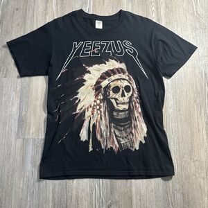 Yeezus Gildan Black Short Sleeve Tee with Skull Graphic